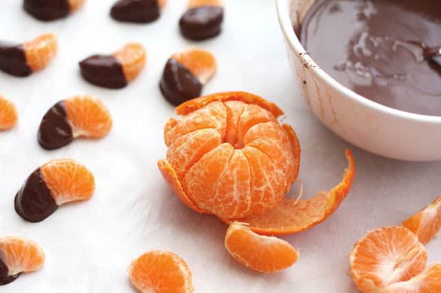 Minute Winter Bliss: Easy Chocolate Covered Clementines